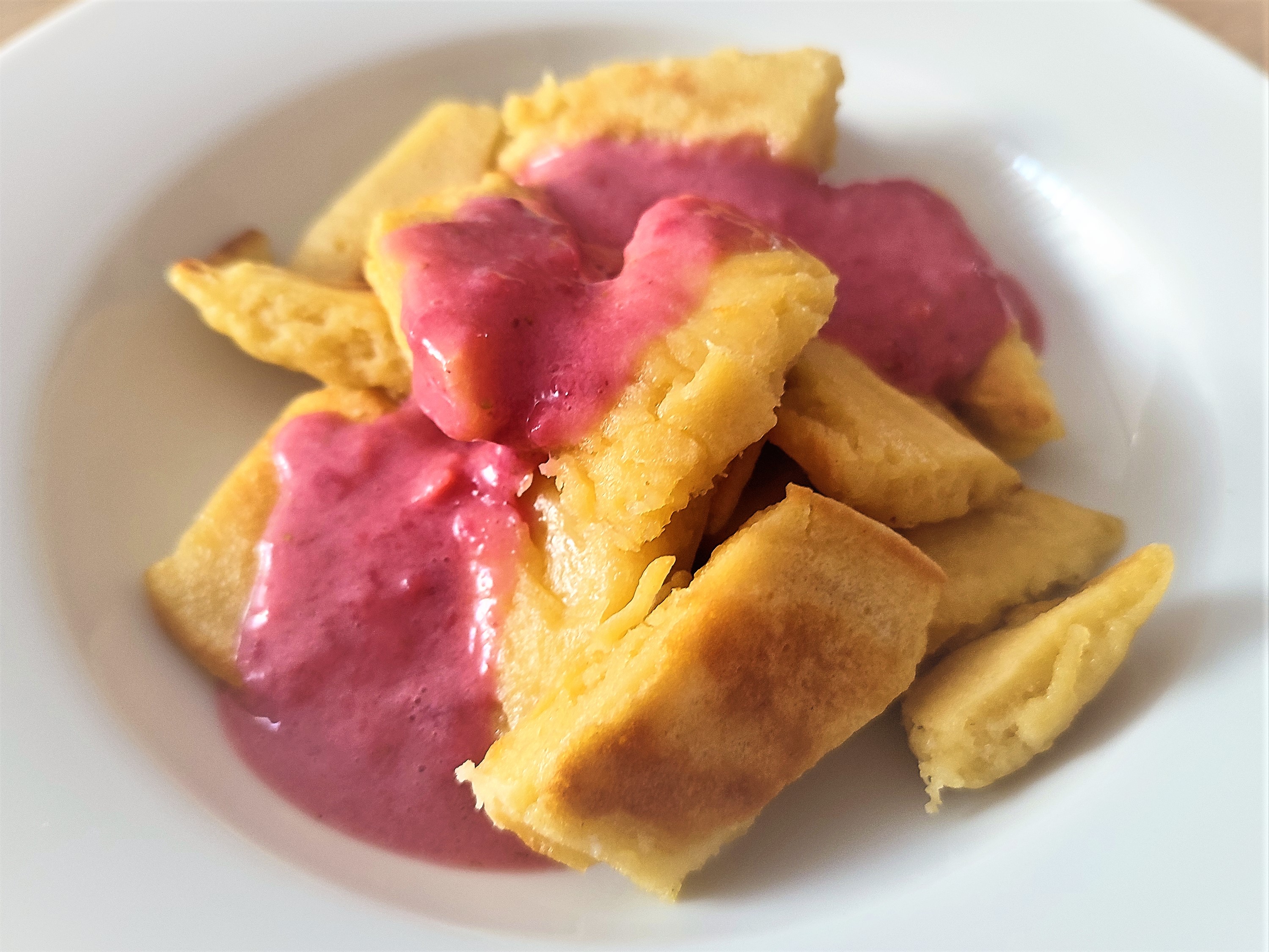 Grimbele mit Erdbeersoße