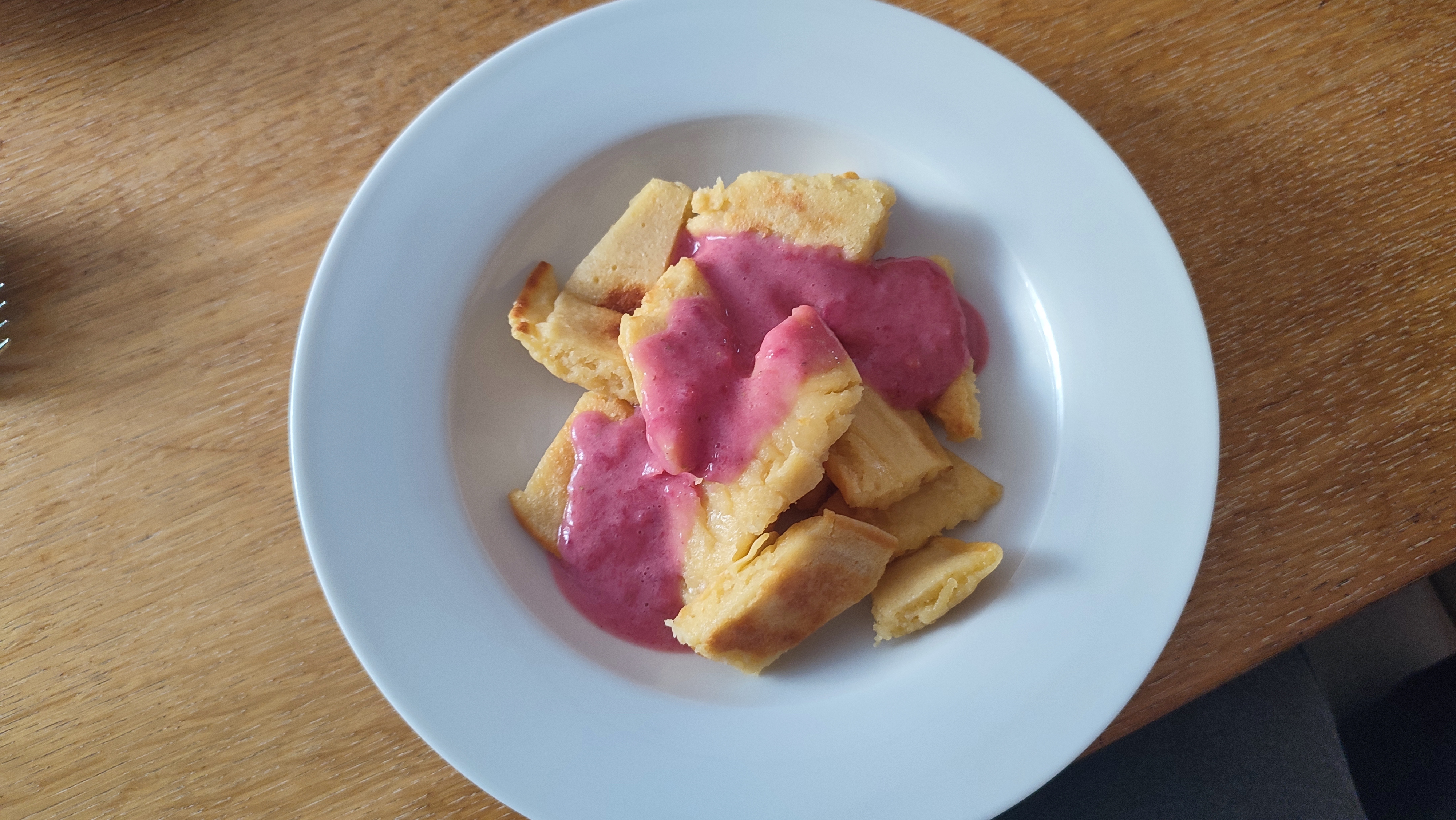 Grimbele mit Erdbeersoße